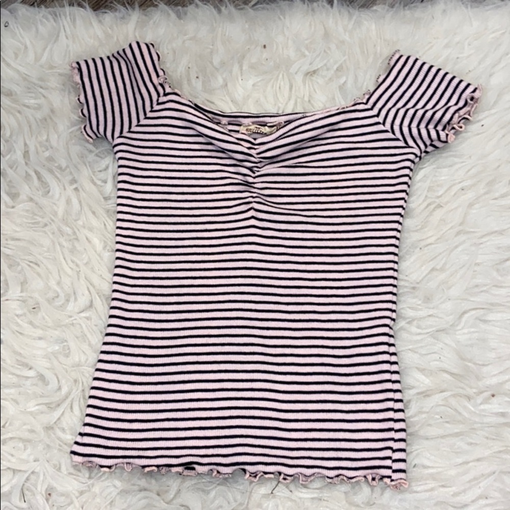 Hollister top